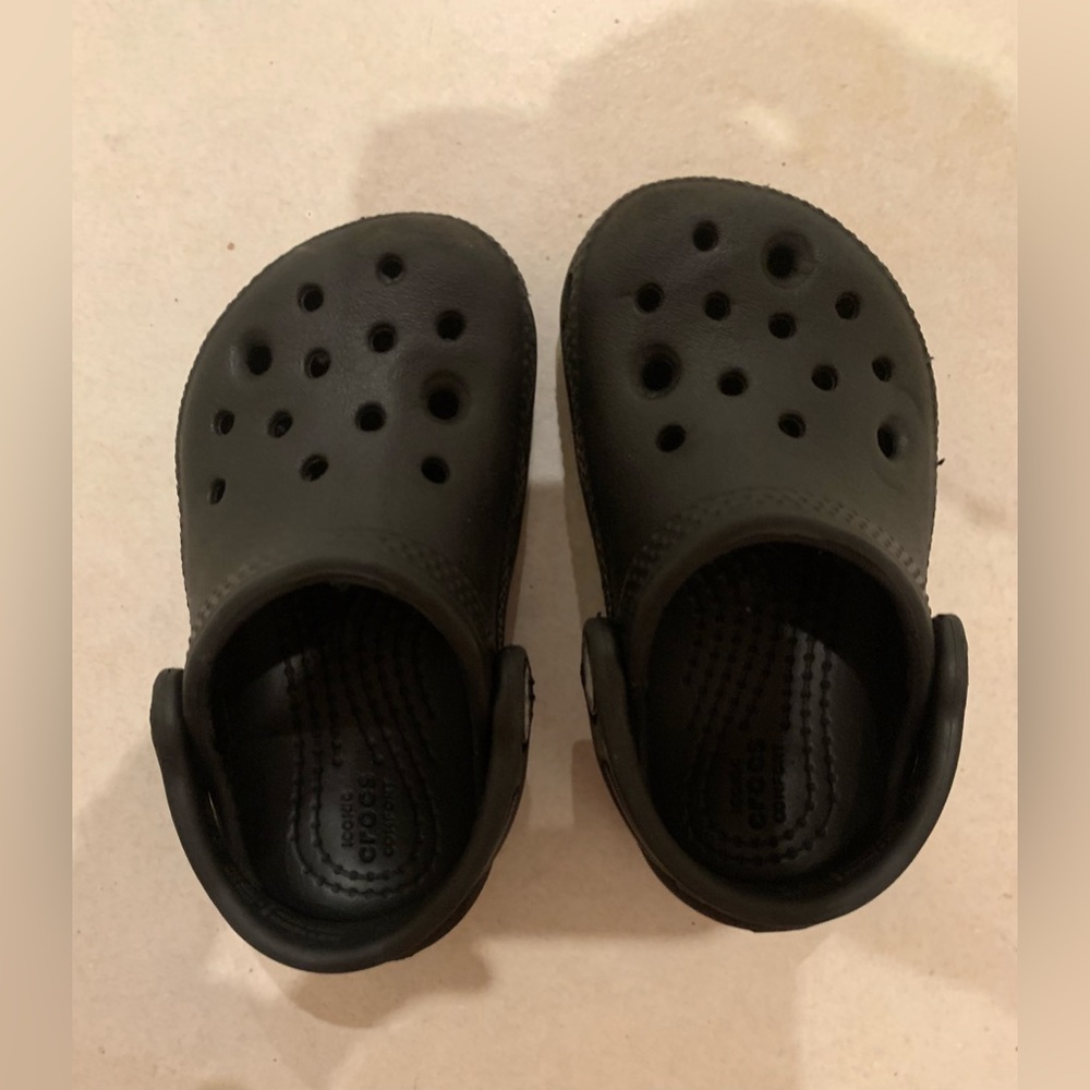 Toddler crocs